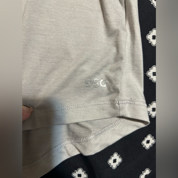 DSG Light grey work out shirt- size xl/2xl - Picture 5 of 8
